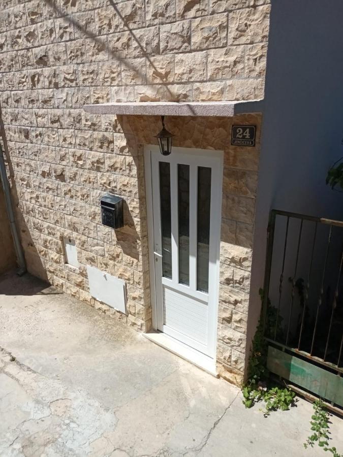 Delmar Apartment Komiza Exterior photo